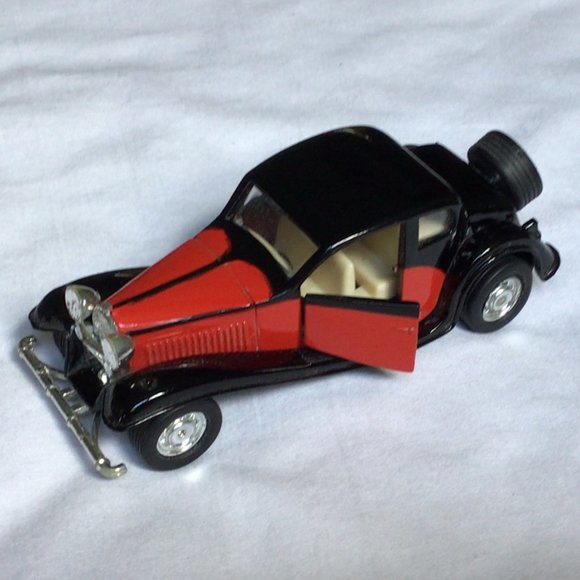 Bugatti 1930 T50 Toy car 1/43 scale - Picture 2 of 9